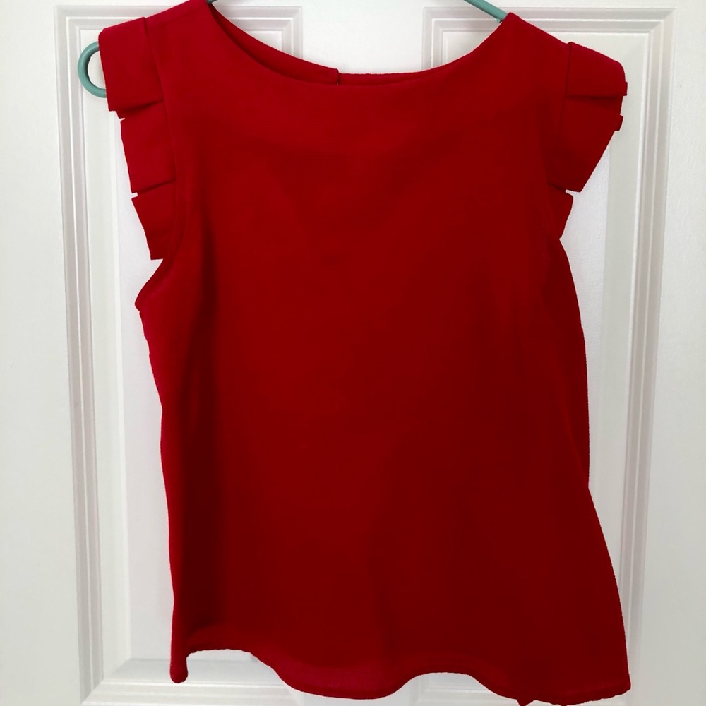 Monteau Women’s Sleeveless Red Top, Size Medium